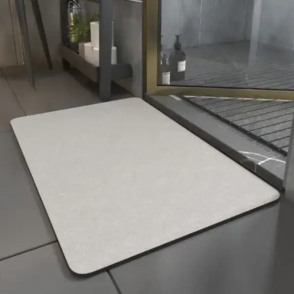 Lichte badkamermat voor de douche, antislip en comfortabel in de badkamer.