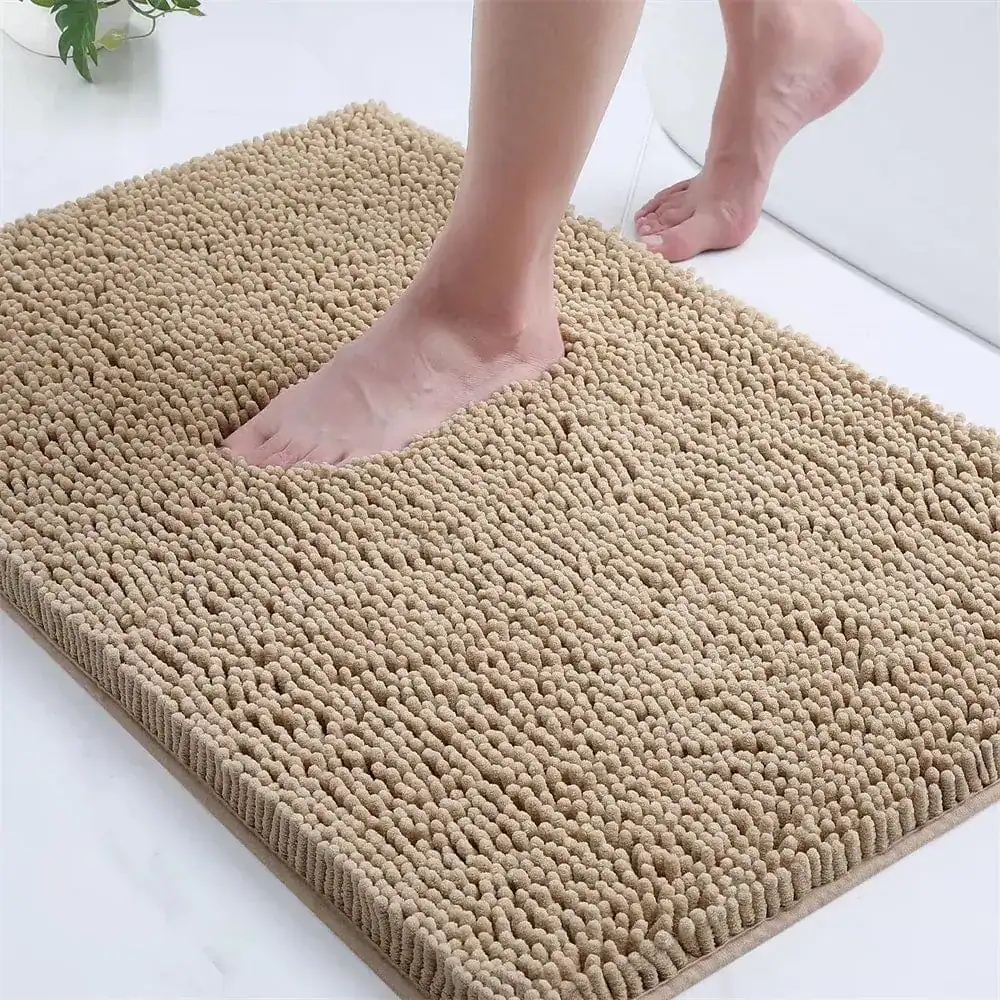 Badmat 120 x 60 beige met antislip textuur, voor badkamer en douche.