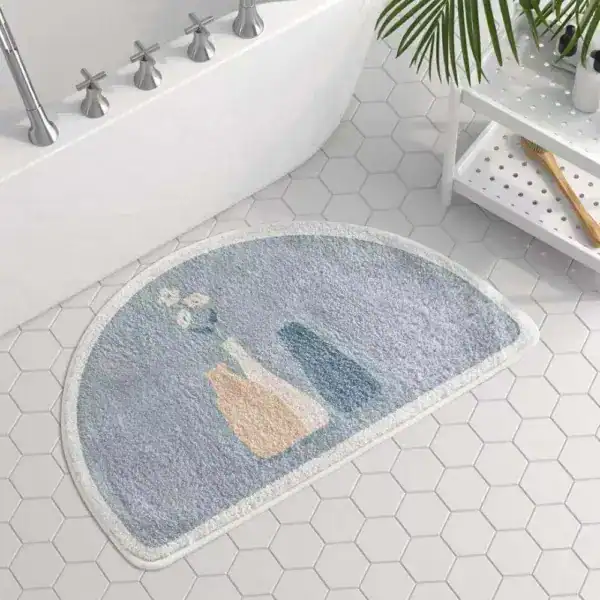 Grijze badmat met antislip rand en bloemenprint voor badkamer.