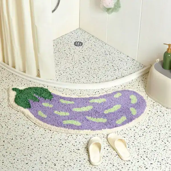 Badmat in auberginekleur met groene stippen, antislip badkamermat voor de douche.