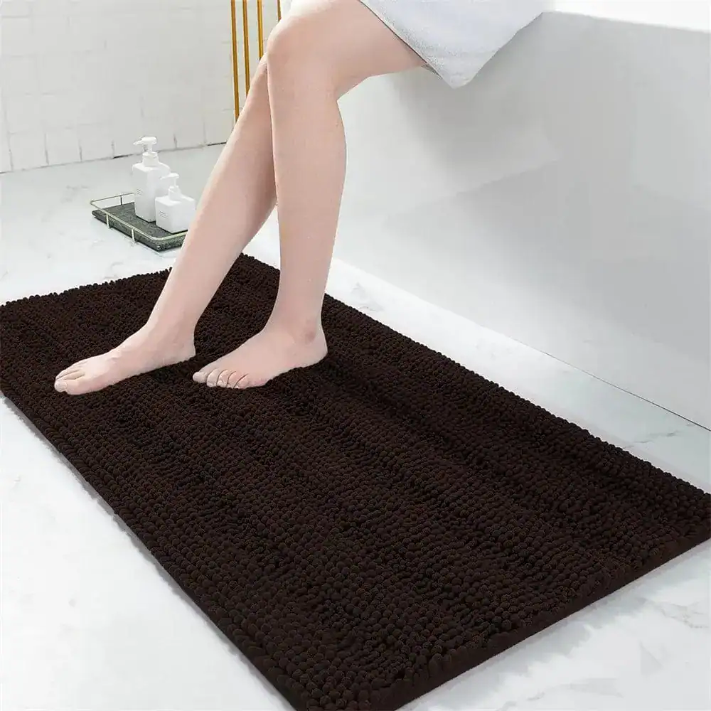 Bruine badmat met antislip textuur voor uw badkamer.