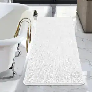 Witte badmat extra lang met antislip textuur voor badkamer.