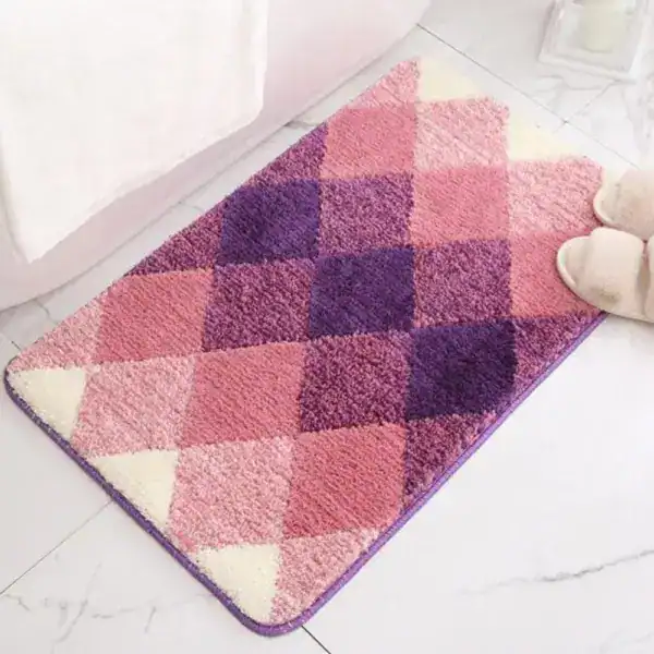Badmat geruit in roze en paars, antislip badkamermat voor bad of douche.