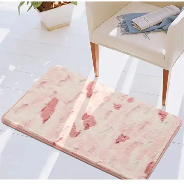 Lichtgroene badmat met roze accenten, antislip, voor badkamer en douche.