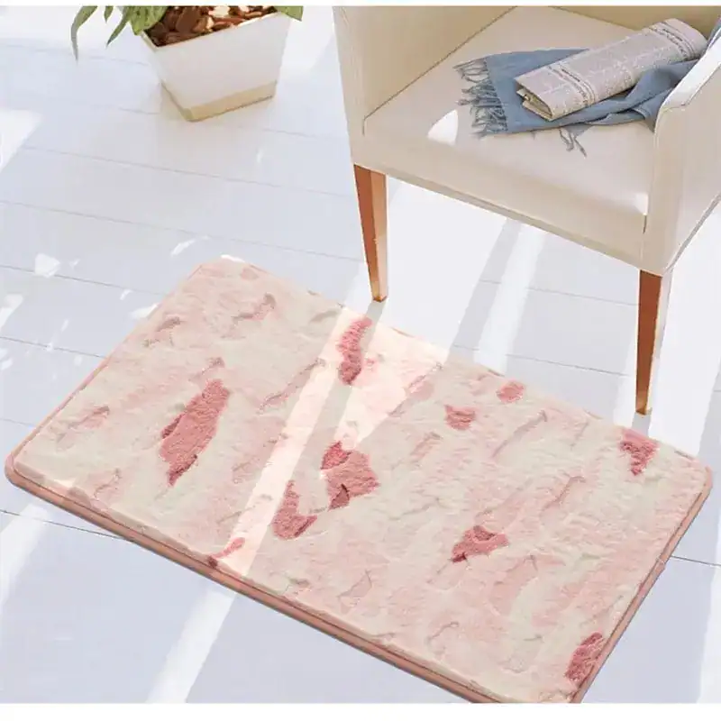 Lichtgroene badmat met roze accenten, antislip, voor badkamer en douche.