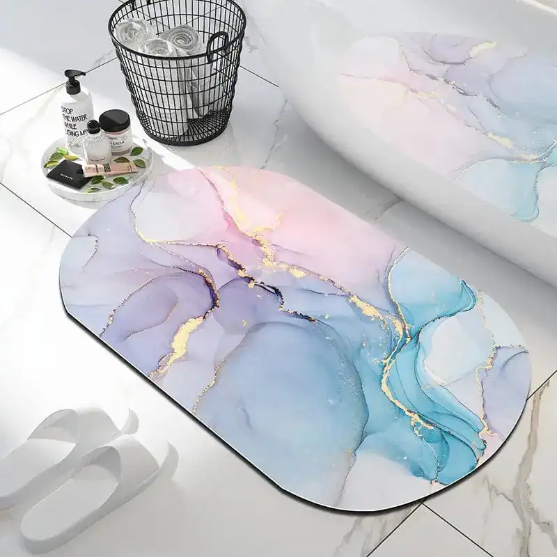 Badmat marmer met pastelkleuren en goudaccenten voor badkamer.