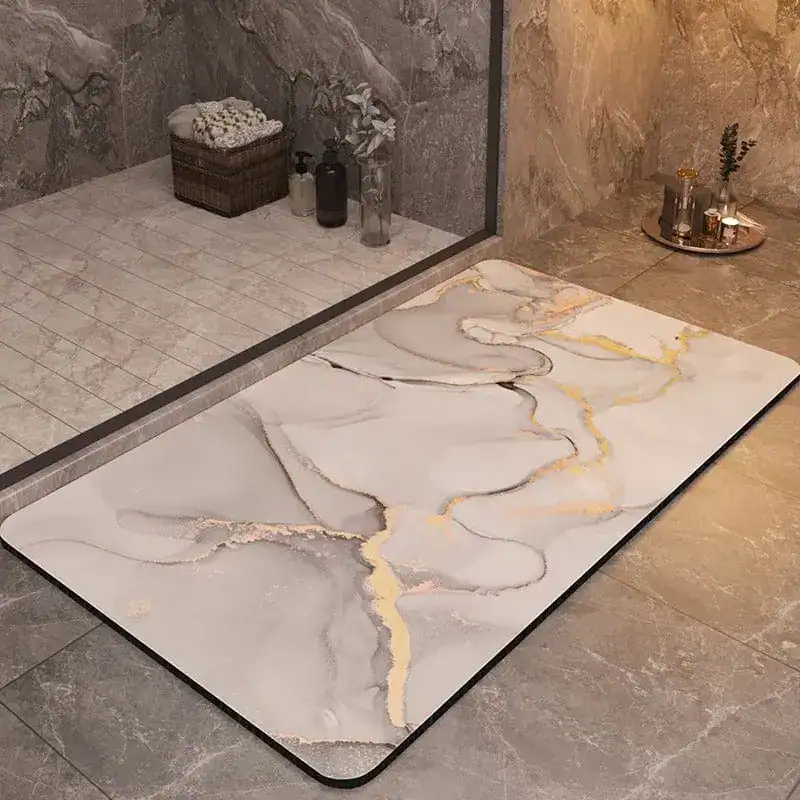 Badmat marmerlook met goudkleurige accenten, antislip, badkamermat voor moderne badkamer.