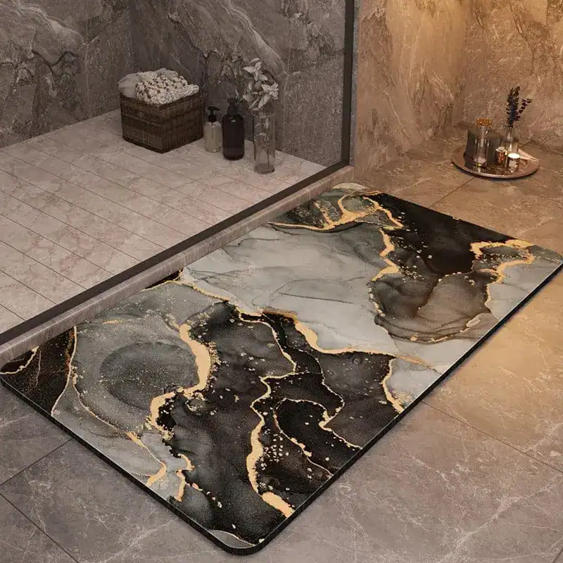 Badmat marmerlook zwart goud grijs met antislipoppervlak voor badkamer.