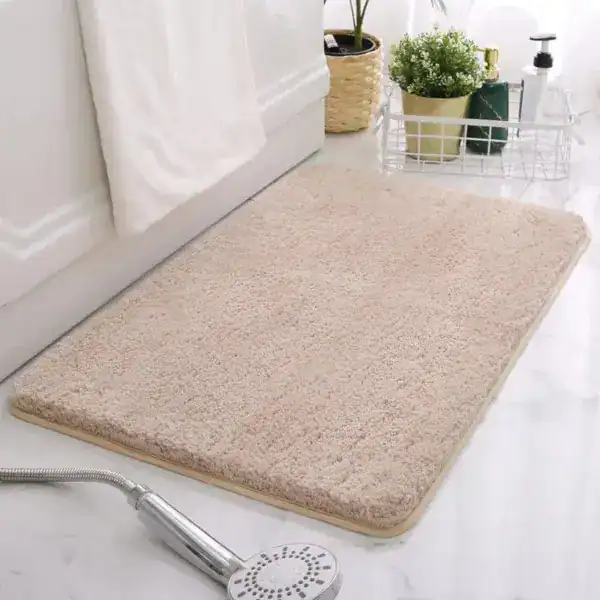 Badmat met antislip onderkant, beige, voor badkamer.