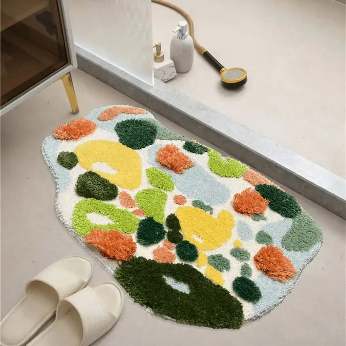 Badmat mosgroen met kleurrijke bloemenpatronen voor badkamer.