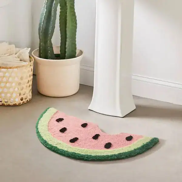 Ronde badmat in watermeloenstijl met roze vacht, antislip voor badkamer.