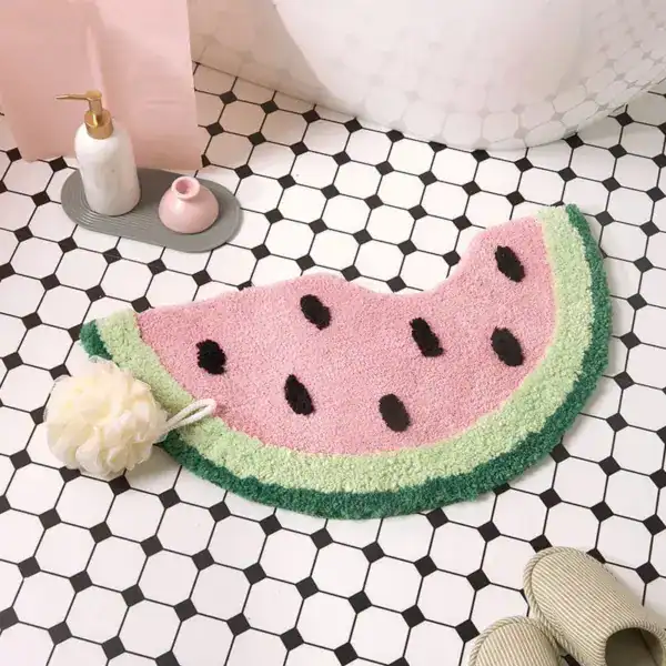 Ronde badmat in vorm van watermeloen, roze en groen, voor badkamer.