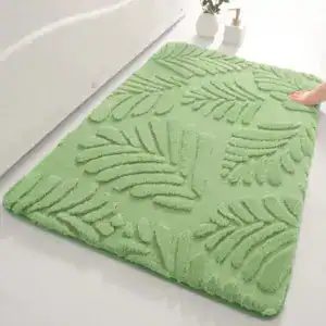 Saliegroene badmat met bladpatroon, antislip, voor badkamer en douche.