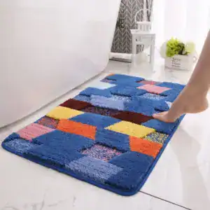 Vierkante badmat met kleurrijke geometrische patronen voor badkamer.