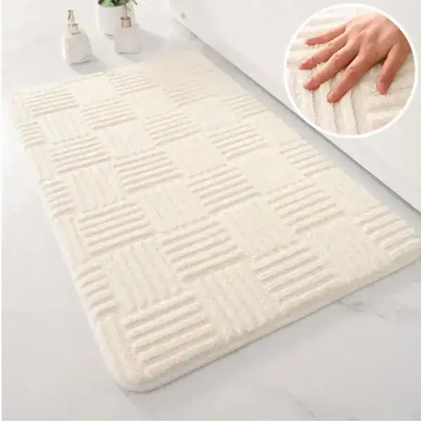 Dikke badmat met gestreept patroon, antislip, voor badkamer.