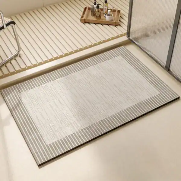 Extra grote badmat met gestreepte rand, antislip, voor badkamer en douche.
