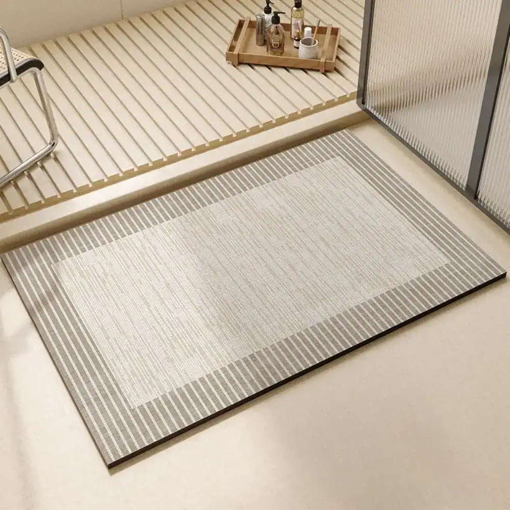 Extra grote badmat met gestreepte rand, antislip, voor badkamer en douche.