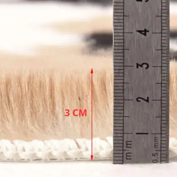 Funky badmat met antislip rand, hoogte 3 cm gemeten met liniaal.