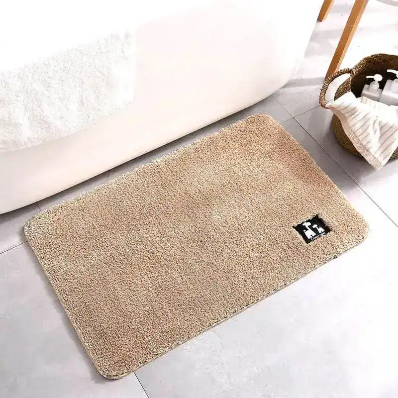 Antislip badmat in beige kleur, geschikt voor badkamer en douche.
