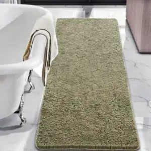 Lange badmat in groen, antislip, voor badkamer.
