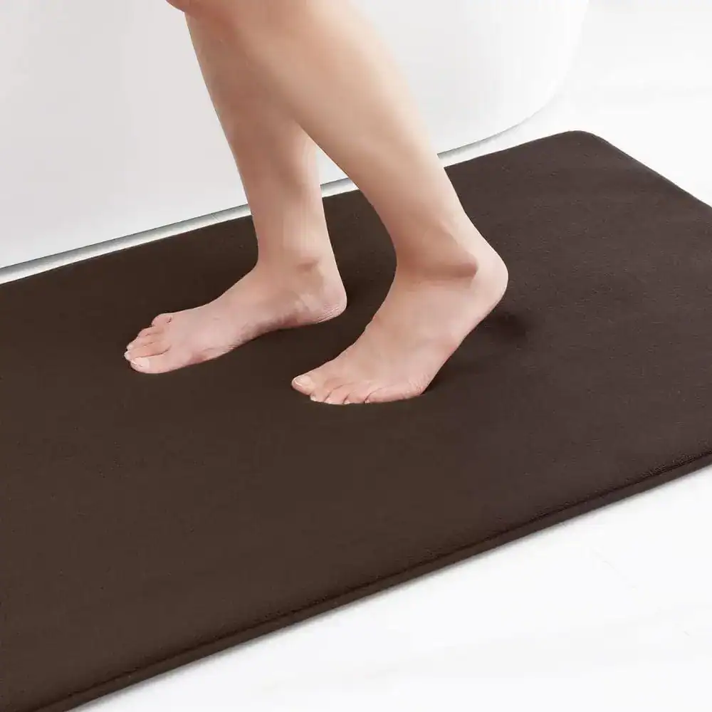 Luxe beige badmat met antislip oppervlak, geschikt voor badkamer en douche.