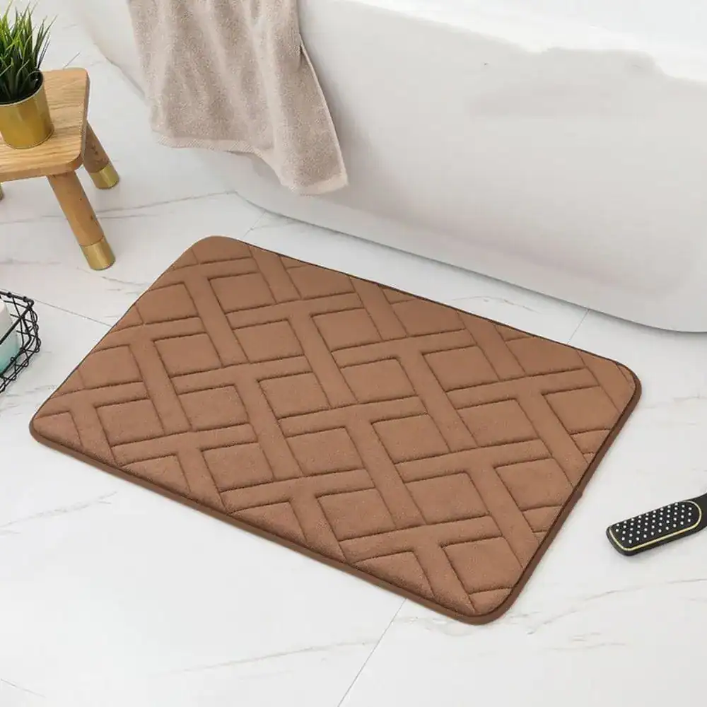 Luxe bruine badmat groot met gestikt patroon voor badkamer.