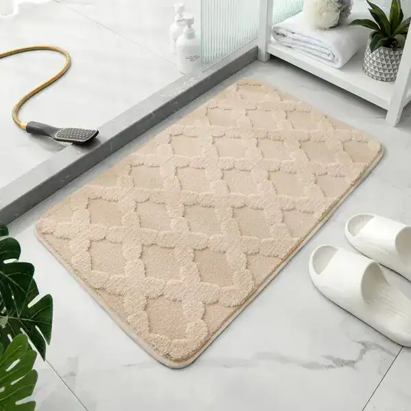 Beige badmat met ruitpatroon voor de badkamer, antislip en waterabsorberend.